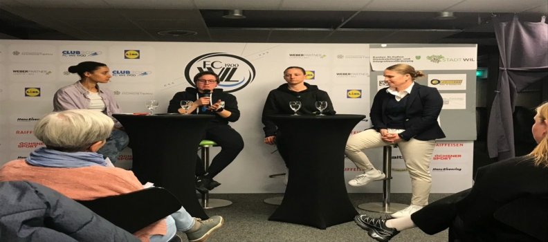 Podium zum Weltfrauentag mit echten Stars